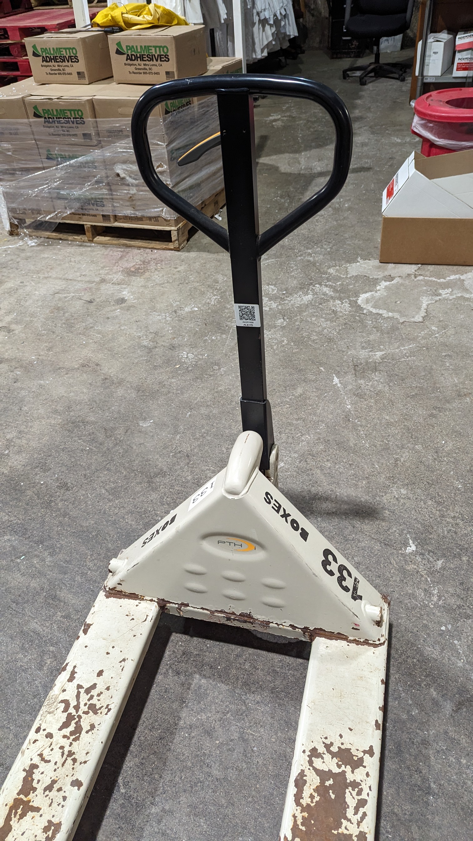 CROWN PTH50 5000 LB PALLET JACK