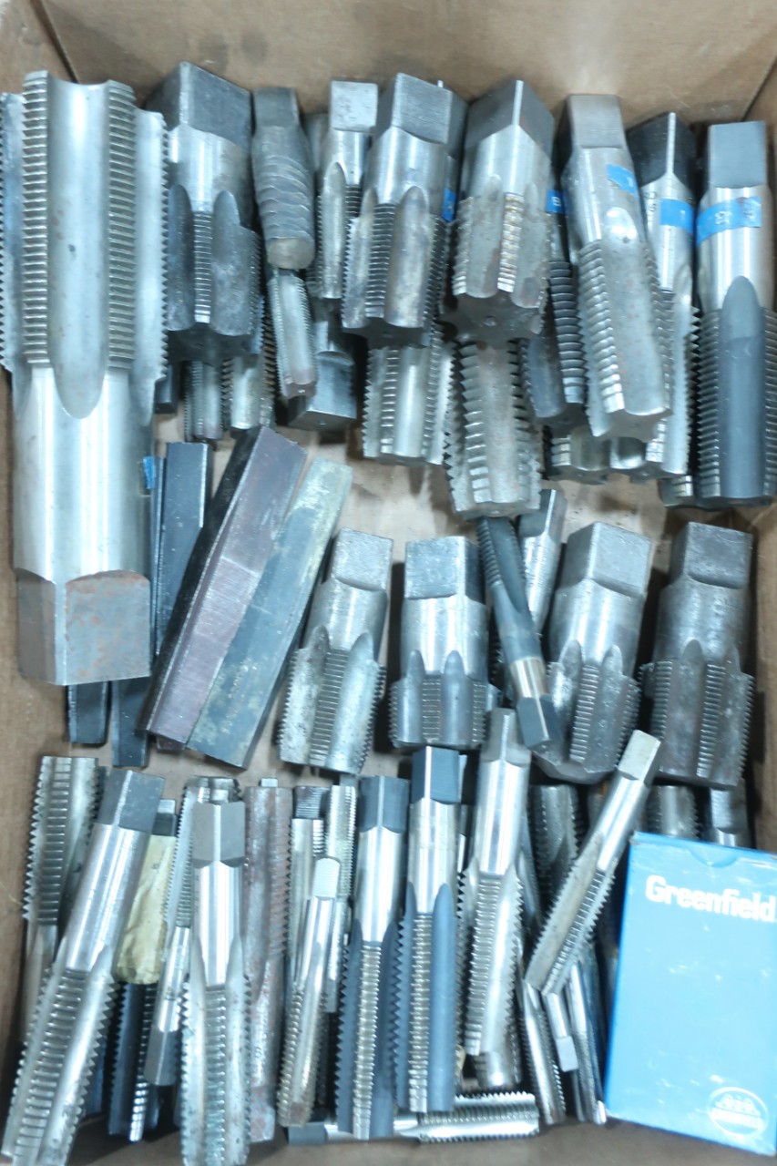 15 ASSORTED SIZE WALTON TAP EXTRACTORS. STYLE 4 FLUTE, SIZES (1' 1/2'in