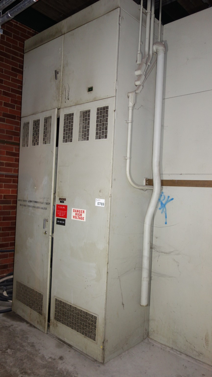 WESTINGHOUSE 022-B 3000A 15000V-AC CUBICLE DE-ION GRID OIL CIRCUIT ...