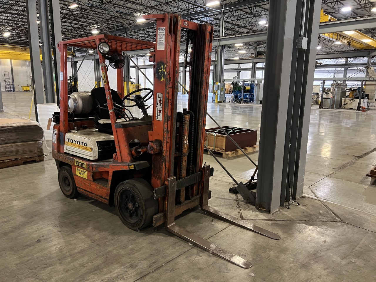 Toyota 5000lbs forklift Model number 42-4FGC25 For Sale | Aucto