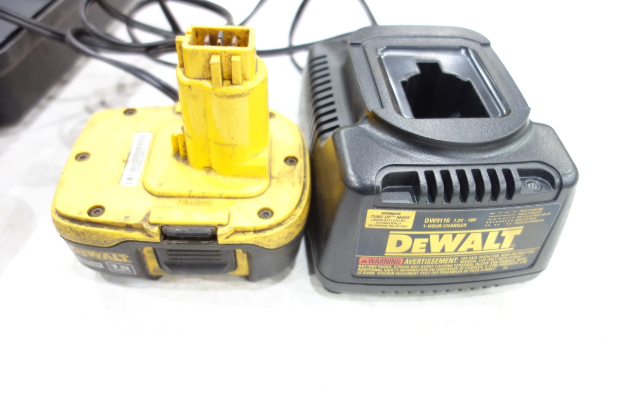 Dewalt DW9116 Battery Charger with 18v XRP Battery and Case For Sale | Aucto