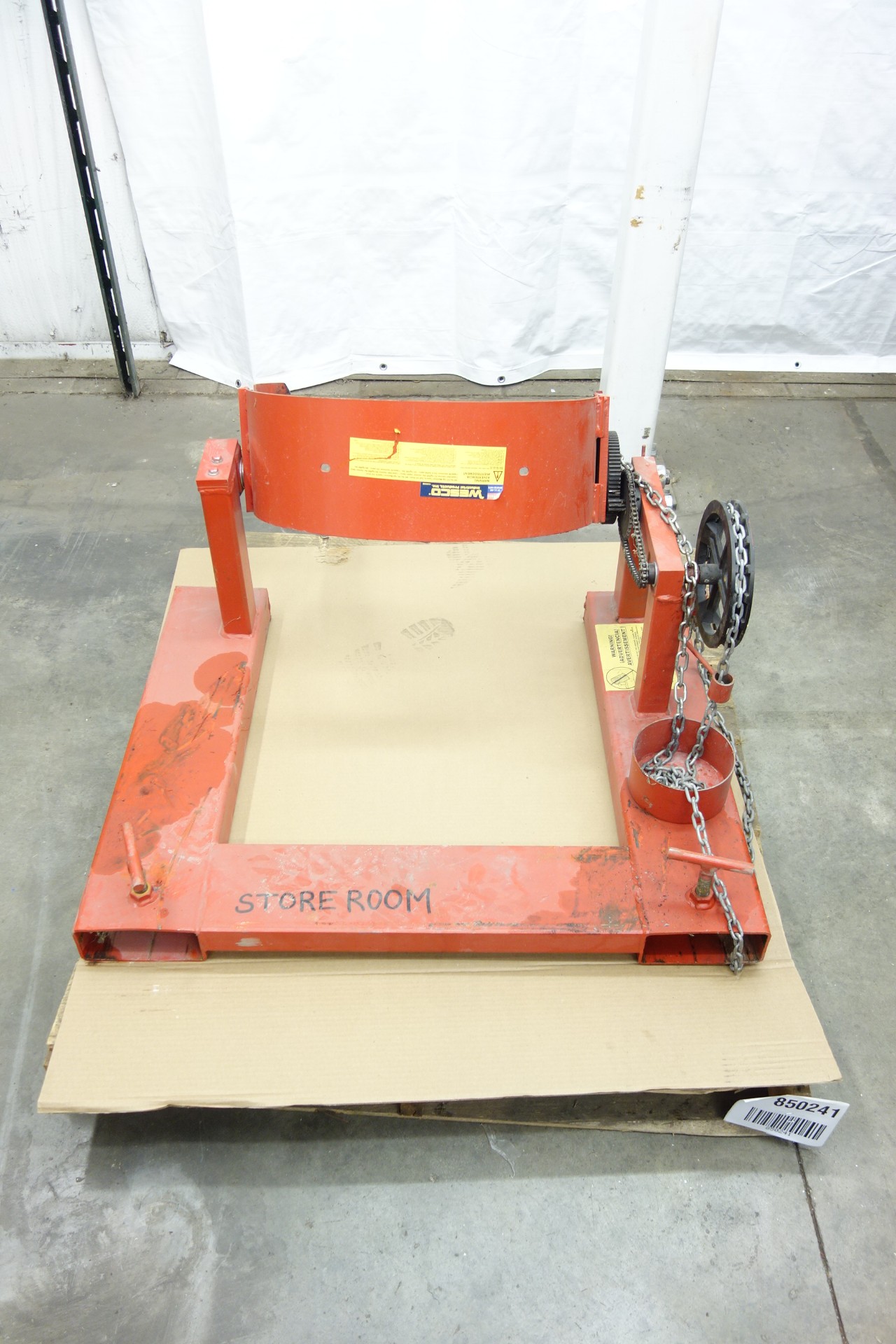 WESCO INDUSTRIAL FORKLIFT TILTING DRUM DUMPER ATTACHMENT